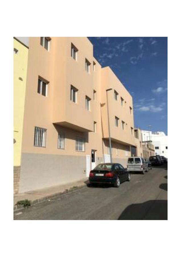 Apartamentos Cerca Del Aeropuerto Ingenio Exteriör bild
