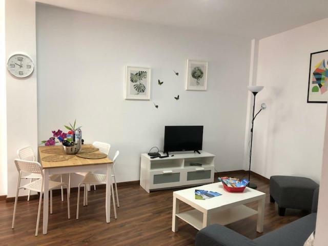 Apartamentos Cerca Del Aeropuerto Ingenio Exteriör bild